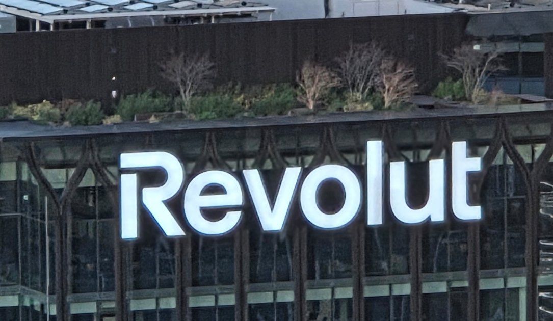 Revolut facilitó datos de clientes a estafadores utilizando una cuenta de correo electrónico del Gobierno