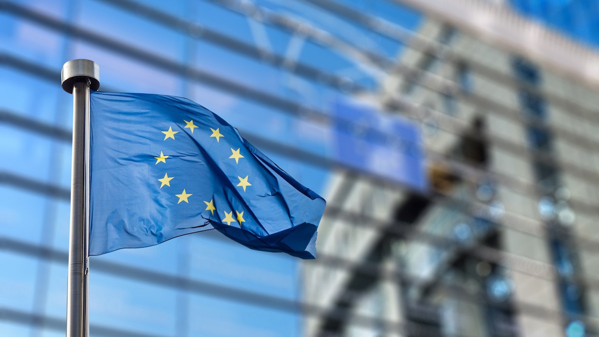 El presidente de la UE advierte sobre los ataques informáticos impulsados por la inteligencia artificial y toma medidas para regular las redes sociales