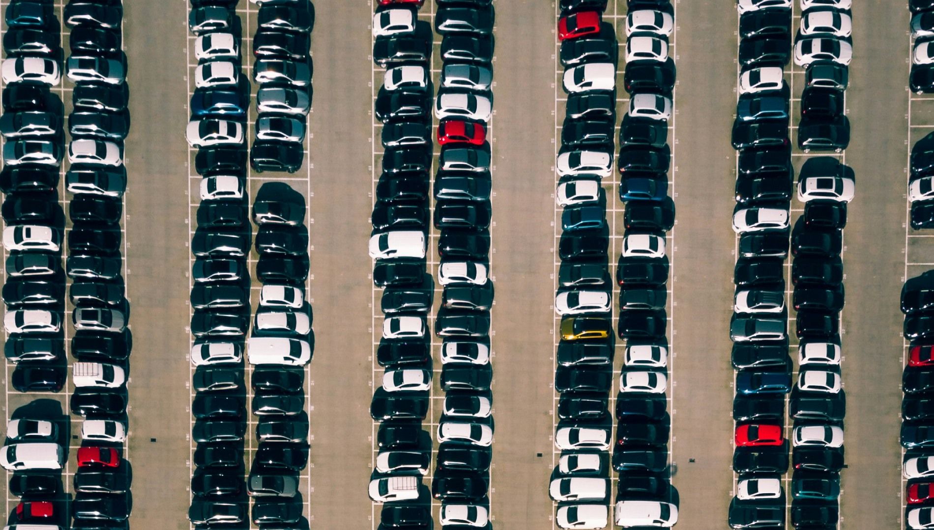 Automakers routinely share personally identifiable connected-car data with third parties, report says