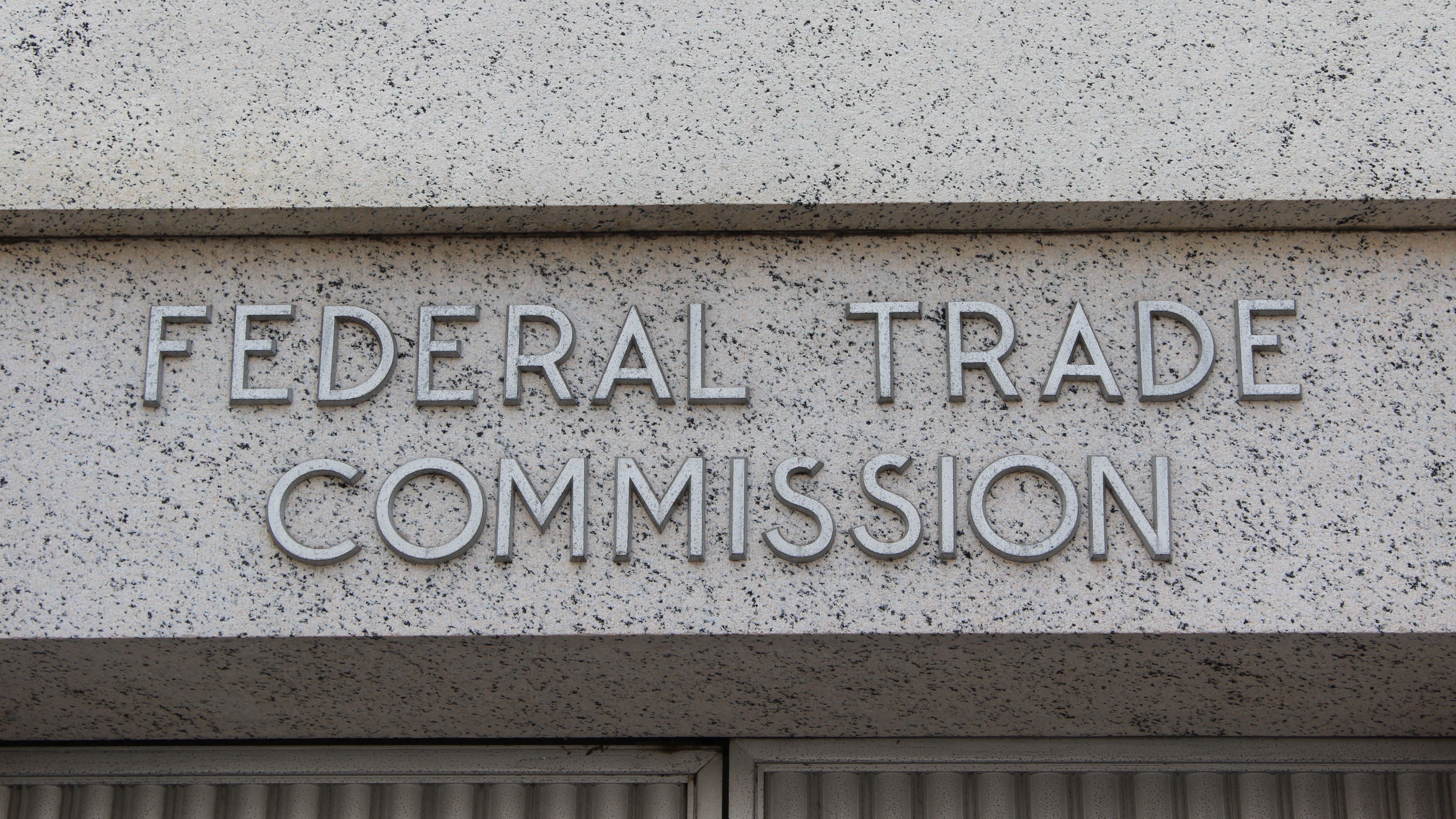 La FTC afirma que las empresas de protección contra la «sextorsión» engañaron a los clientes sobre sus servicios