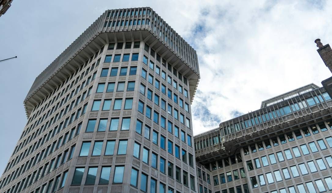 El ataque informático a la Agencia de Asistencia Jurídica del Reino Unido es más grave de lo que se pensaba, ya que los registros sustraídos se remontan a 1978